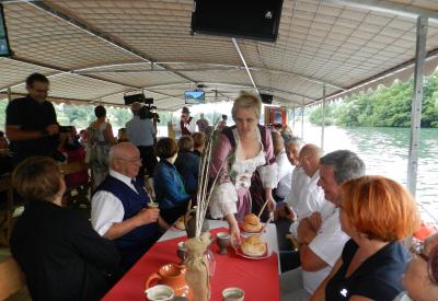 image02