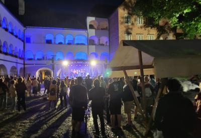 image02