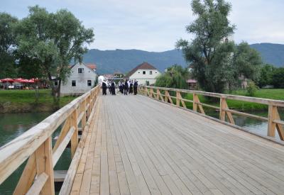 image02