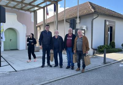 image02
