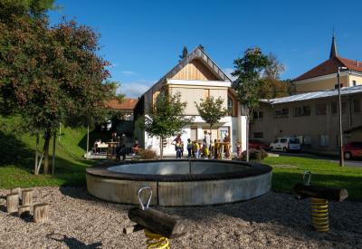 image02