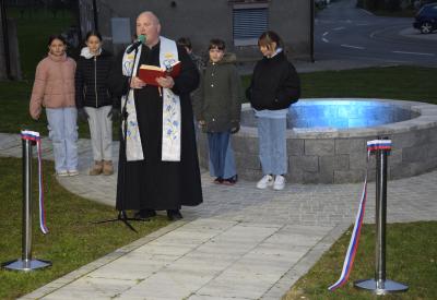image02