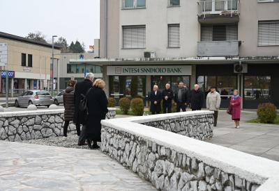 image02