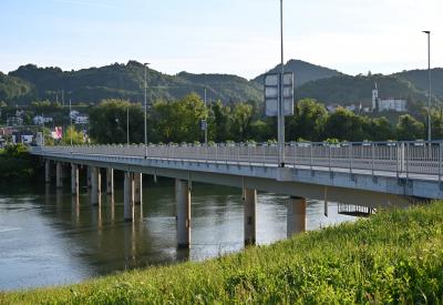 image02