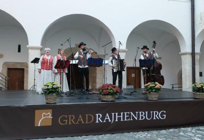 image02