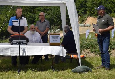 image02