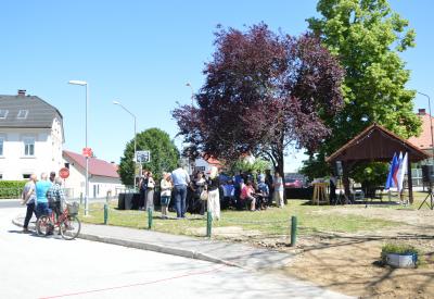 image02