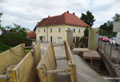 image02