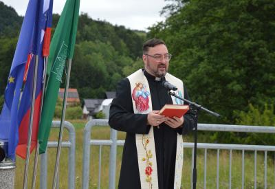image02