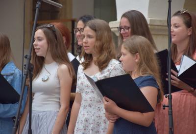image02