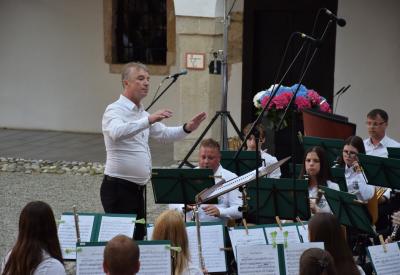 image02