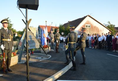 image02