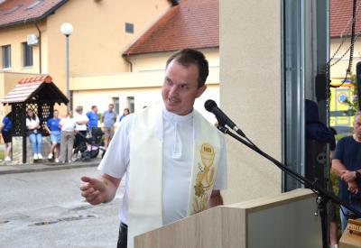 image02