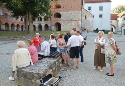 image02