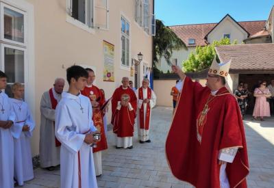 image02