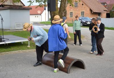 image02