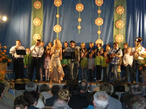 Koncert v OŠ Podbočje - fotogalerija
