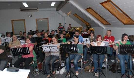 Pihalni orkester Kapele in Eroika v Čateških