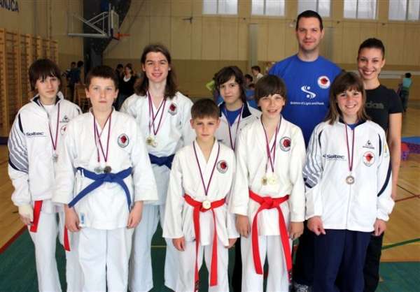 10 medalj za karate klub SOLTEC Brežice