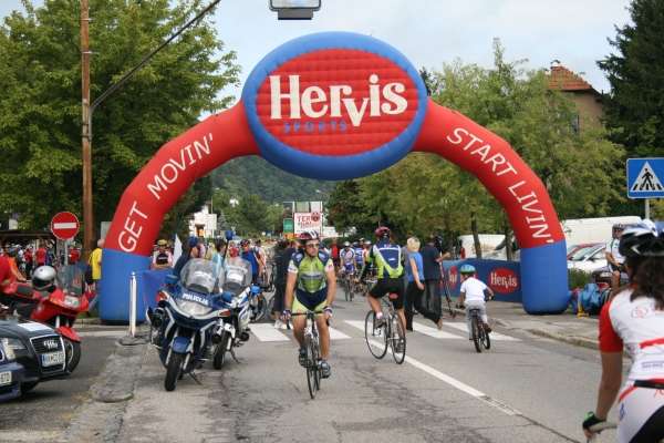 Kolesarski maraton po deželi cvička uspel
