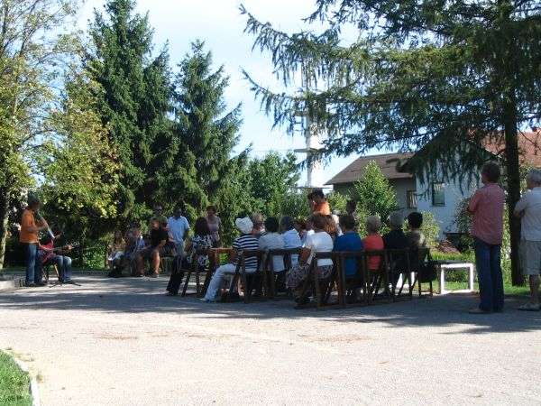 Dalmatinovi večeri v Spominskem parku na Vidmu