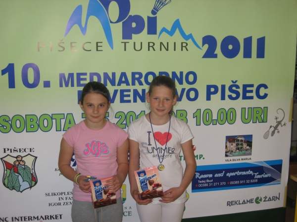 10 stopničk za domače na 10. mednarodnem turnirju v badmintonu