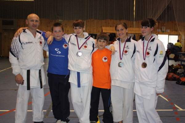 4 medalje za karate klub Brežice v Bohinju