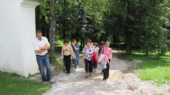 Ob zaključku bralnega krožka v Knjižnici Brežice