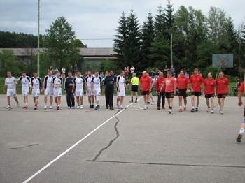 Krmeljski rokometni veterani ostajajo »kraljeviči asfalta«