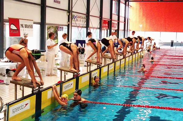 Krški plavalci na Božičevem memorialu v Mariboru