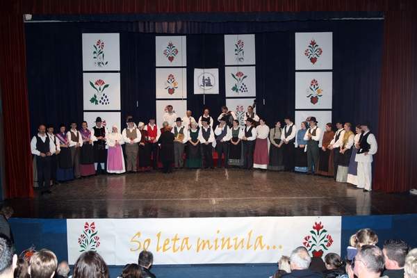 Biserni jubilej senovskih folkloristov