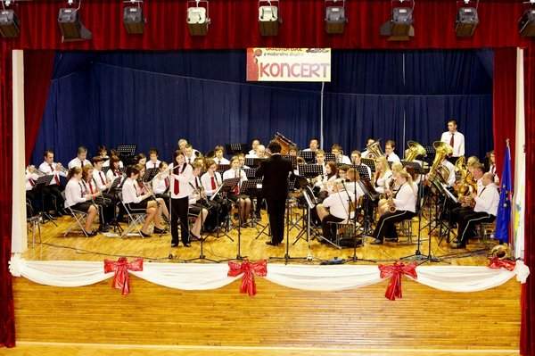 Decembrski koncert Gasilskega pihalnega orkestra Loče