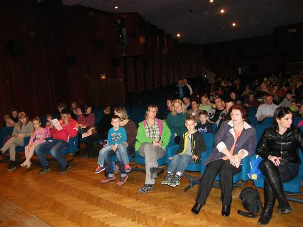 Plesni mozaik 2014