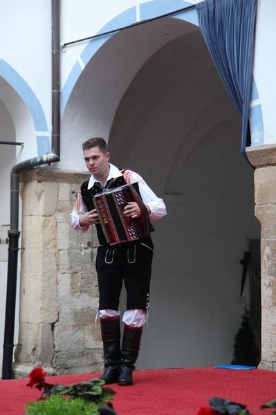 Folklorni večer na sevniškem gradu