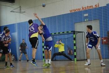 Težka zmaga in prve točke za RK Sevnica
